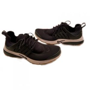 Women’s Nike Air Presto Essential Black/White
